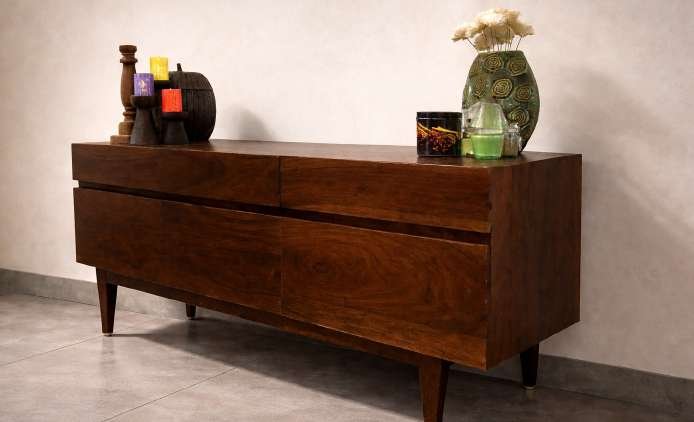 The Linear Credenza